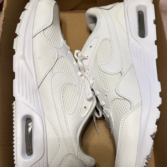 Nike Shoes - Nike Air Max SC in White